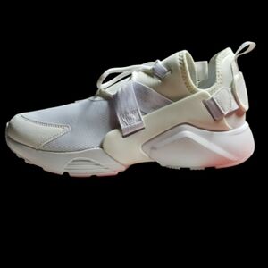NIKE AIR HUARACHE CITY LOW TRIPLE WHITE AH6804 100 US WOMENS SIZE 11
